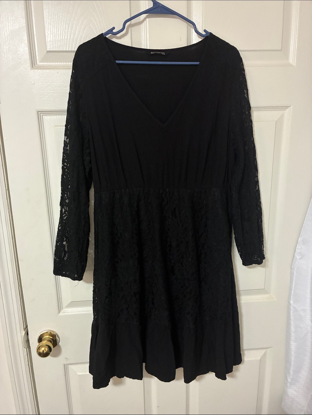BloomChic Black Lace V-Neck Long Sleeve Dress